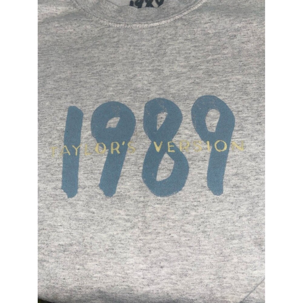 TAYLOR SWIFT 1989 Taylor’s Version Authentic Sweatshirt - Picture 3 of 5